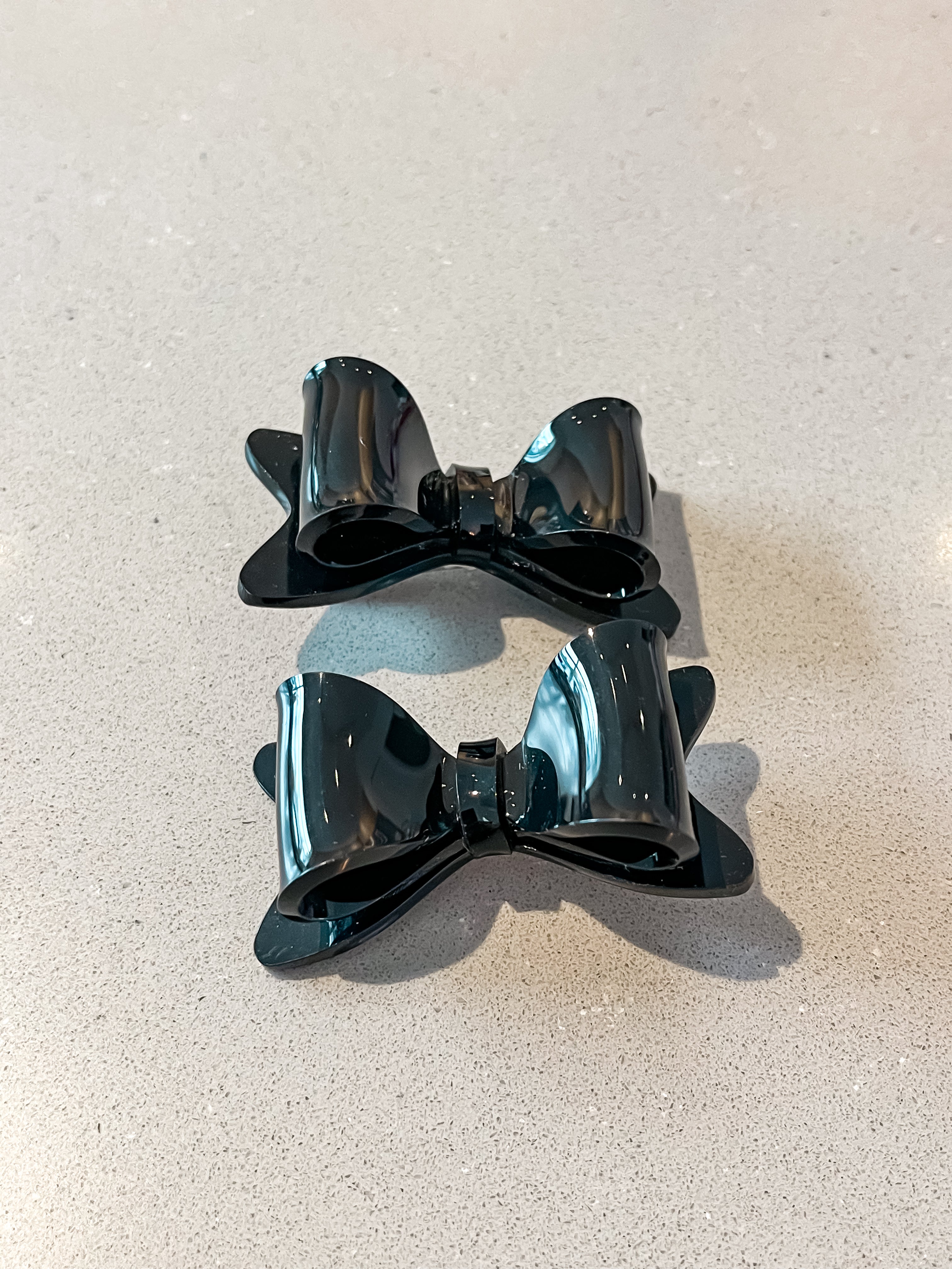 Acrylic bow hair clip